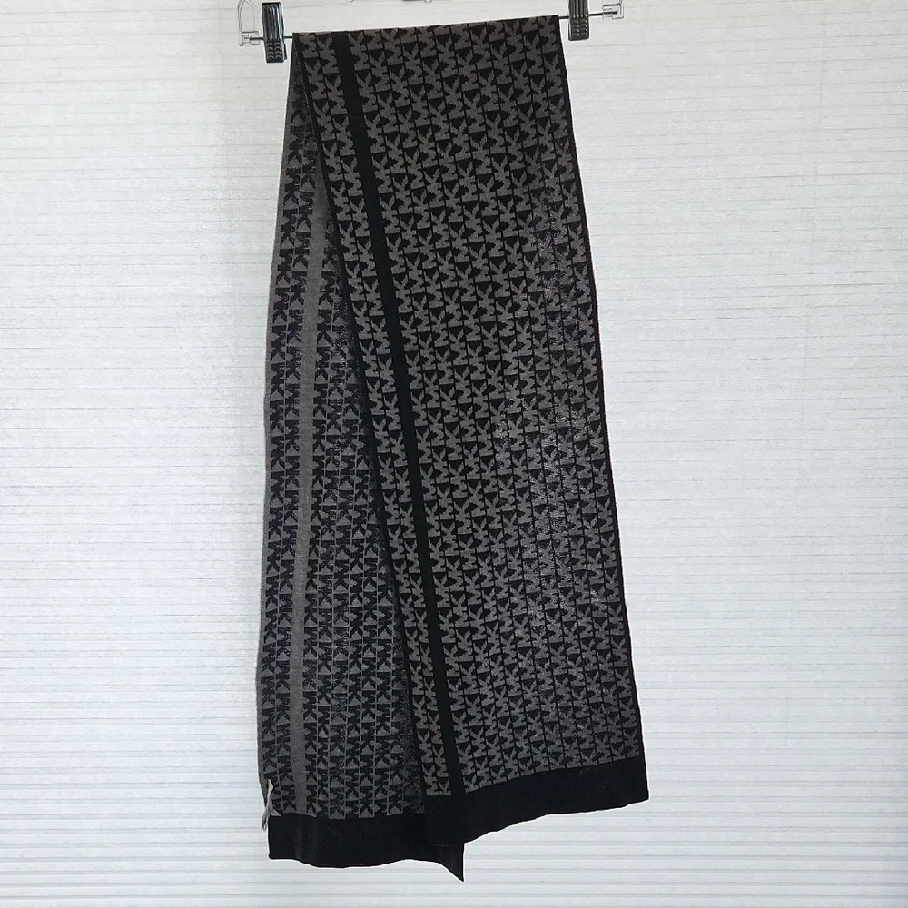 Michael Kors Gray Signature Logo Knit Polyester Scarf